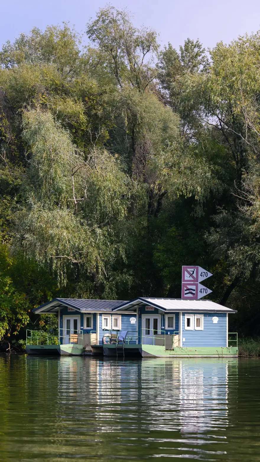 Vízikunyhók 1